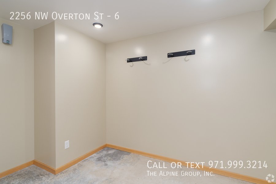 💘 Valentine’s Day Special! Studio Living on NW 23rd – Move-In Before 2/14 property image