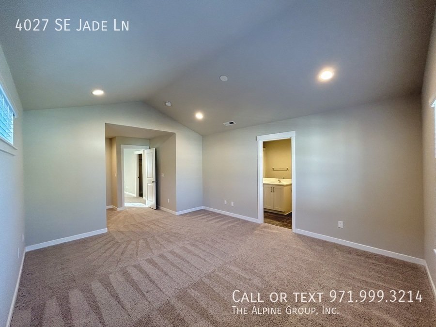 🌹 🛋️ Stylish 2024 Build with Dual Primary Suites | Valentine’s Day Move-In Bonus property image