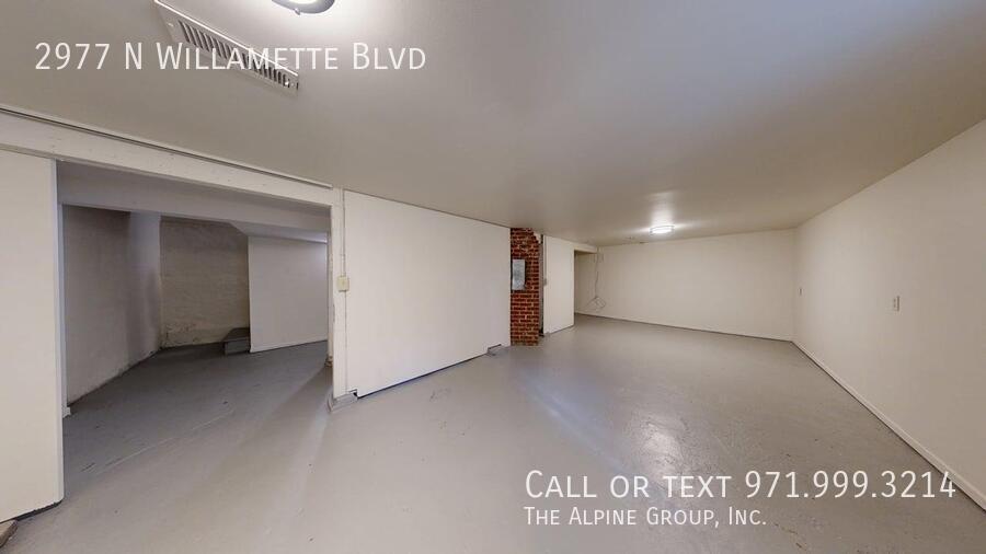 🌹🏡 River View Retreat in North Portland 🌊 | 💝 Move-In Before 2/14 & Enjoy a $100 Dinner Gift! 🍽️ property image