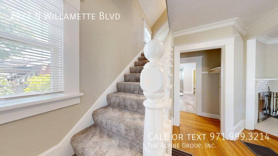 🌹🏡 River View Retreat in North Portland 🌊 | 💝 Move-In Before 2/14 & Enjoy a $100 Dinner Gift! 🍽️ property image