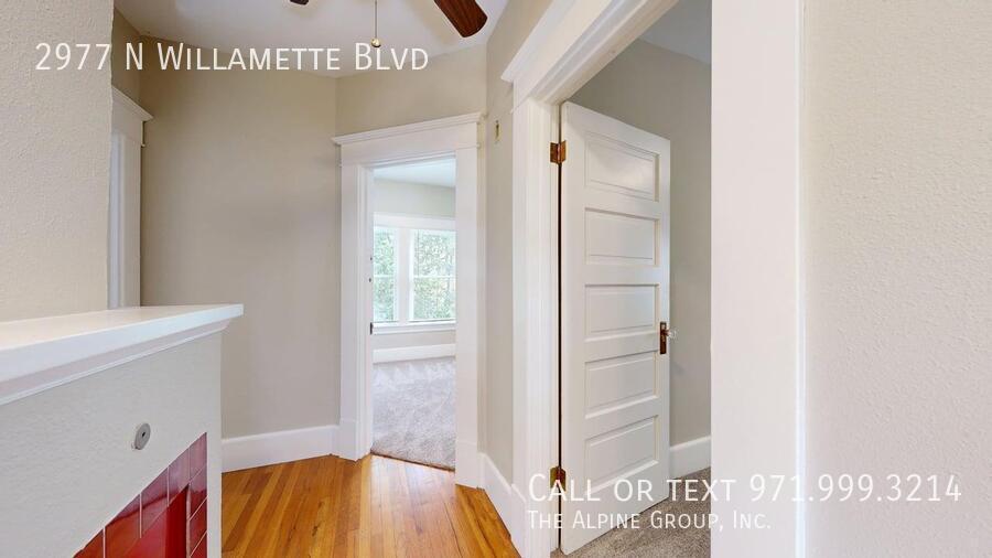 🌹🏡 River View Retreat in North Portland 🌊 | 💝 Move-In Before 2/14 & Enjoy a $100 Dinner Gift! 🍽️ property image