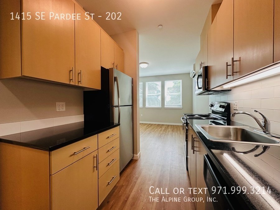 🌿 Modern Tristan 1BR 🌟 Move In by 2/14: Free Rent + Dinner Included! property image