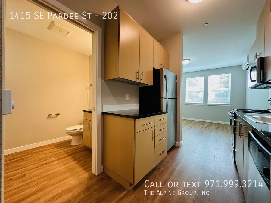 🌿 Modern Tristan 1BR 🌟 Move In by 2/14: Free Rent + Dinner Included! property image