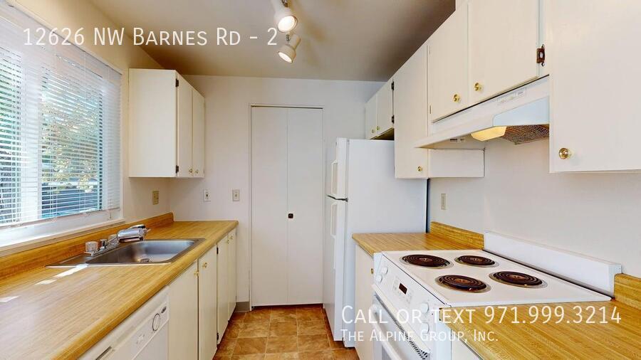 💌 🏡 HALF OFF First Month + Dinner on Us – Westlake Village Condo property image