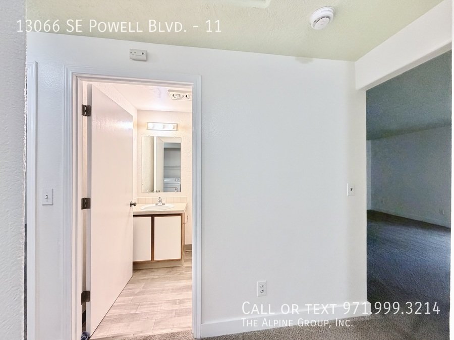 ❤️ Love the Extras! Parking & Garage Specials + $100 Dinner Gift 🍷 property image