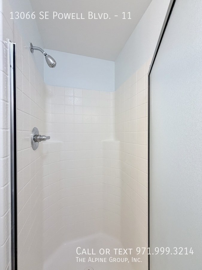 ❤️ Love the Extras! Parking & Garage Specials + $100 Dinner Gift 🍷 property image