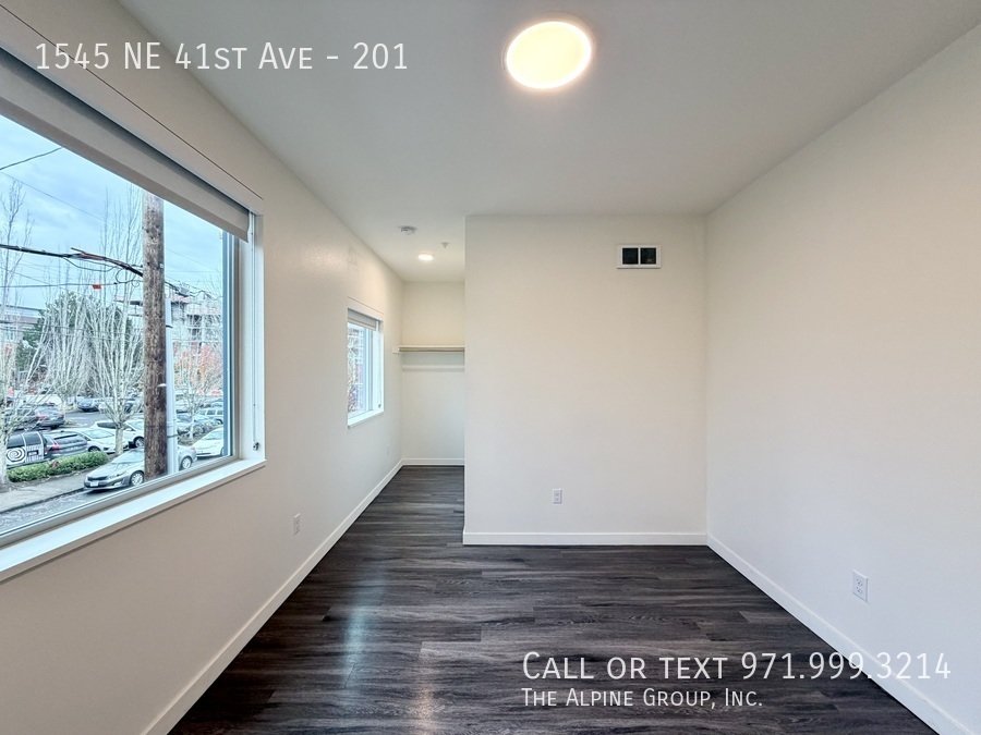 💘 Valentine’s Day Special! 🏡 Luxury Details & Prime Location at 41 Central property image