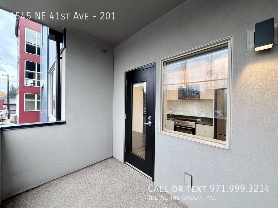 💘 Valentine’s Day Special! 🏡 Luxury Details & Prime Location at 41 Central property image