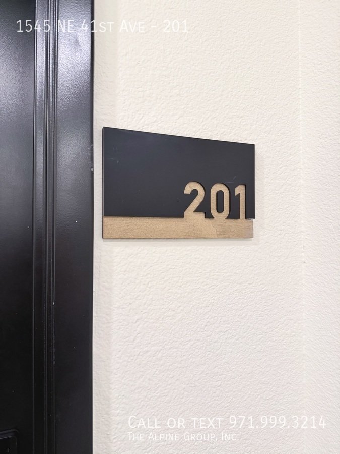 💘 Valentine’s Day Special! 🏡 Luxury Details & Prime Location at 41 Central property image