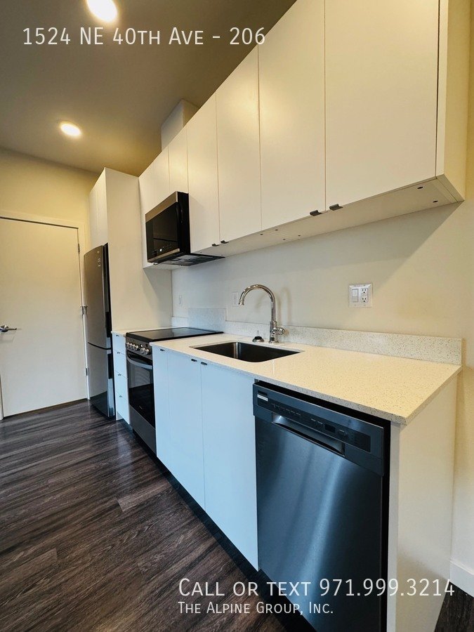 🌟 Meridian 40 Made Sweeter 💝 In-Unit Laundry + Free Rent + $100 Dinner Gift property image