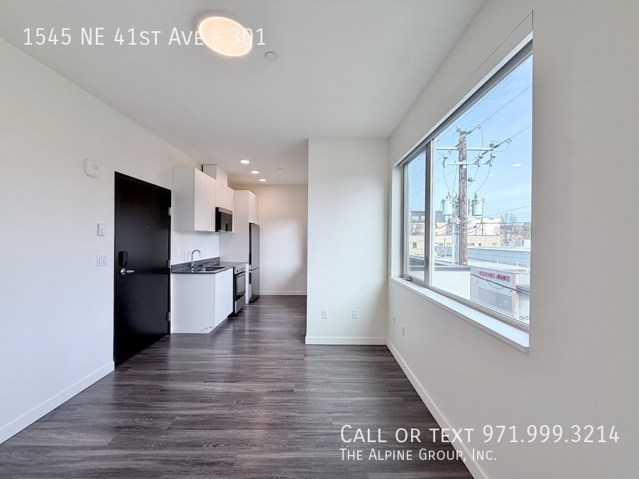 💝 Move-In by 2/14: 🏡 Luxury Details & Prime Location at 41 Central property image