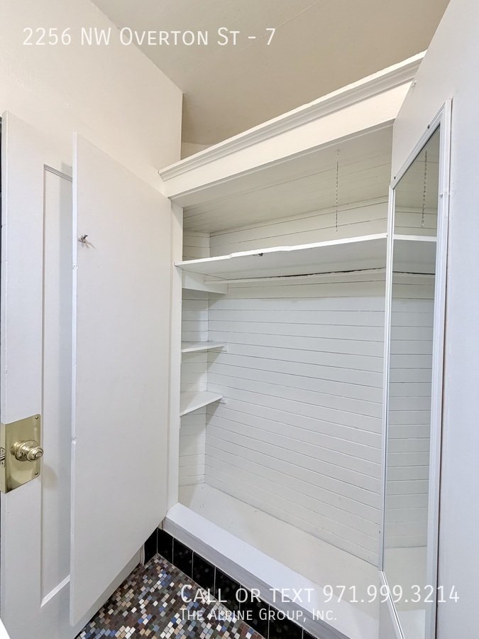 Top Floor Studio Near 23rd! Secure Building! property image