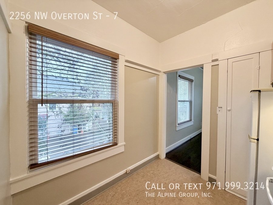 Top Floor Studio Near 23rd! Secure Building! property image