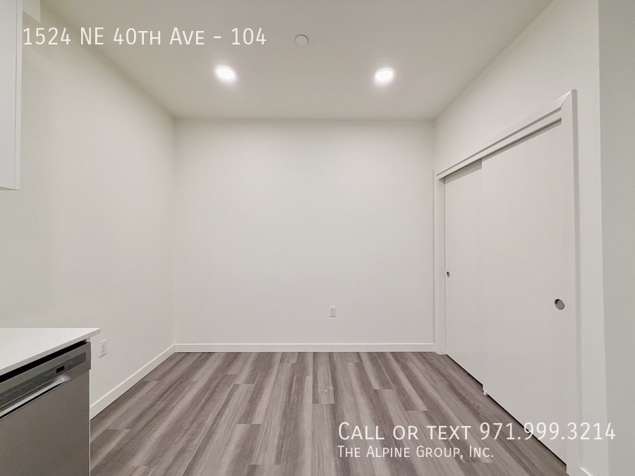 🌟Ground Floor Studio with In-Unit Laundry property image