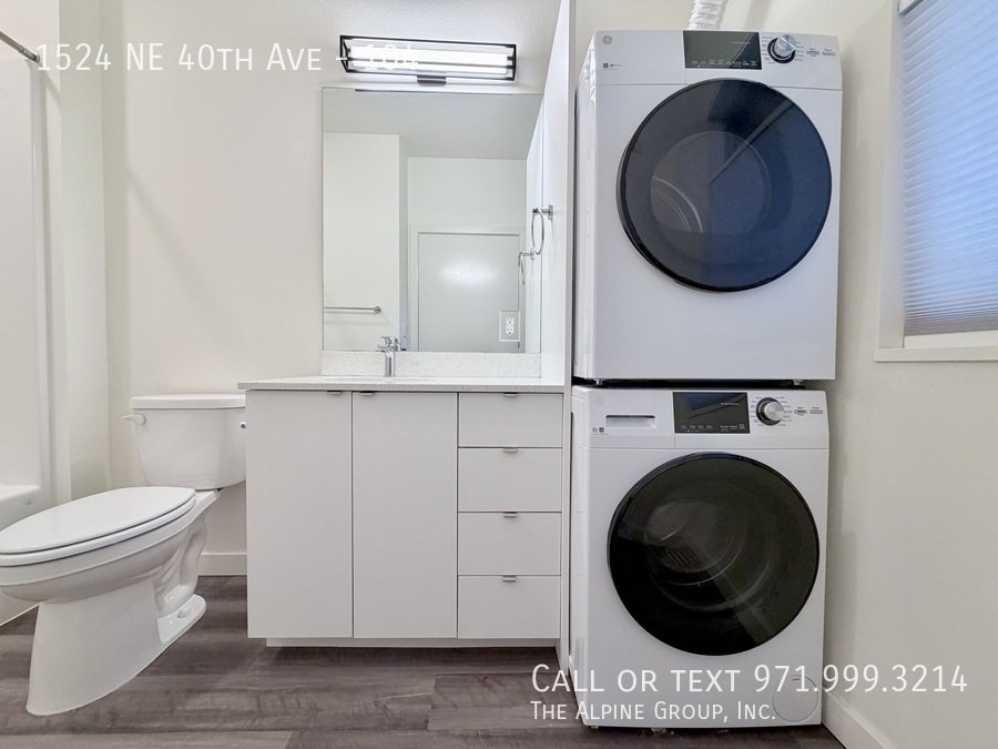 🌟Ground Floor Studio with In-Unit Laundry property image