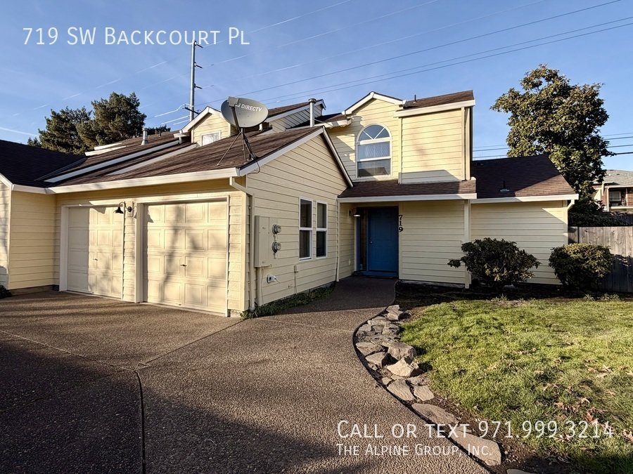 ✨ Vaulted Ceilings, Arched Windows & Natural Light Galore property image