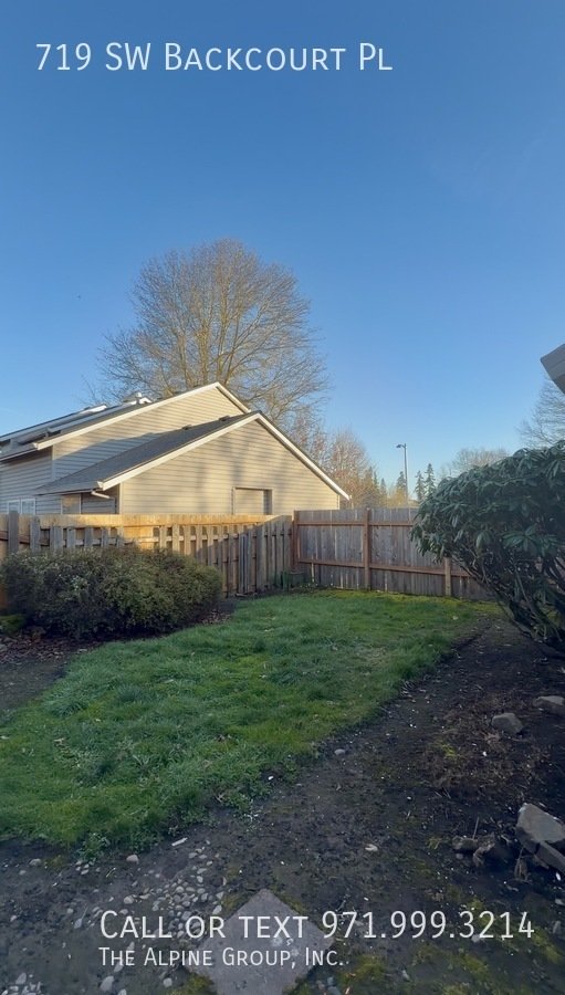 ✨ Vaulted Ceilings, Arched Windows & Natural Light Galore property image