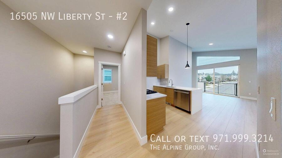 ✨ Brand-New Liberty Duplex – Vaulted Ceilings & Covered Balcony property image