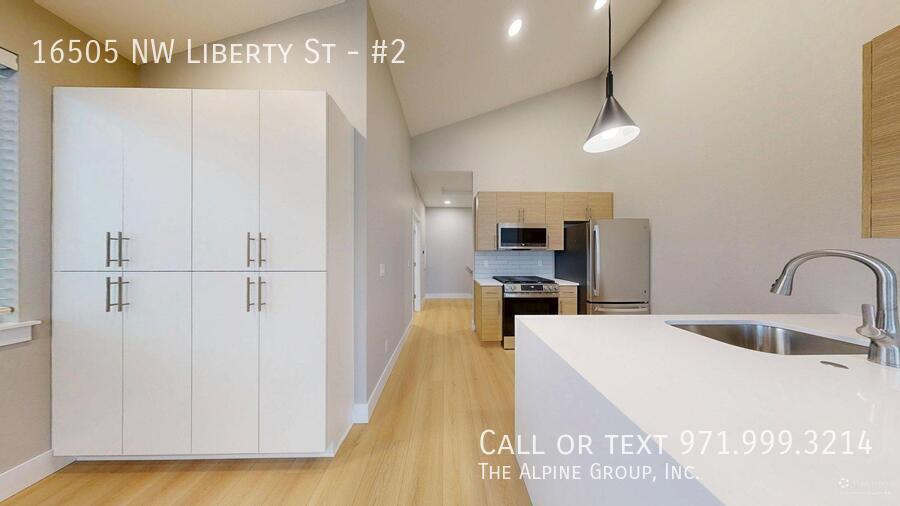 ✨ Brand-New Liberty Duplex – Vaulted Ceilings & Covered Balcony property image
