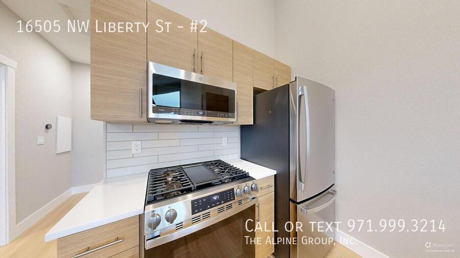 ✨ Brand-New Liberty Duplex – Vaulted Ceilings & Covered Balcony property image
