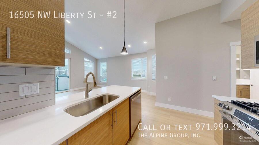 ✨ Brand-New Liberty Duplex – Vaulted Ceilings & Covered Balcony property image