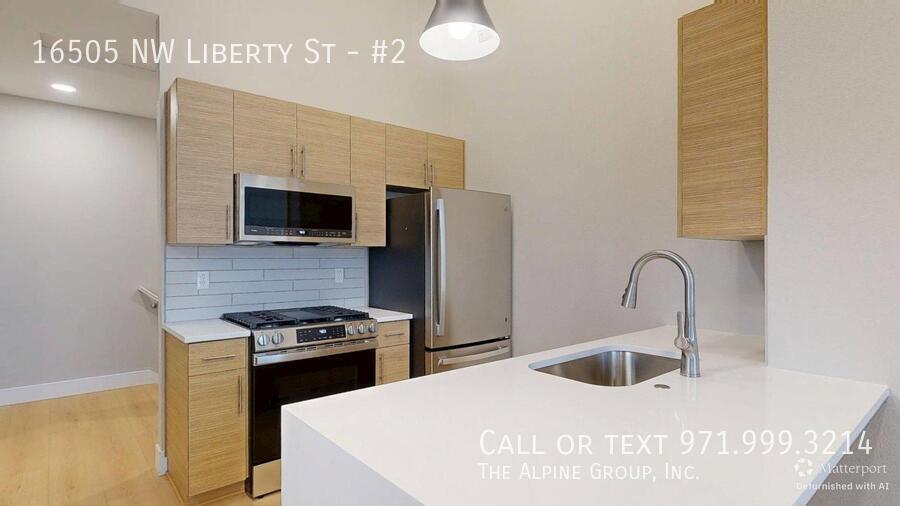 ✨ Brand-New Liberty Duplex – Vaulted Ceilings & Covered Balcony property image