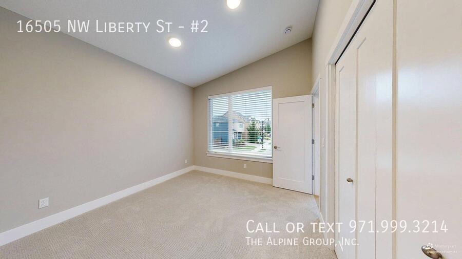 ✨ Brand-New Liberty Duplex – Vaulted Ceilings & Covered Balcony property image