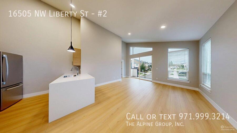 ✨ Brand-New Liberty Duplex – Vaulted Ceilings & Covered Balcony property image