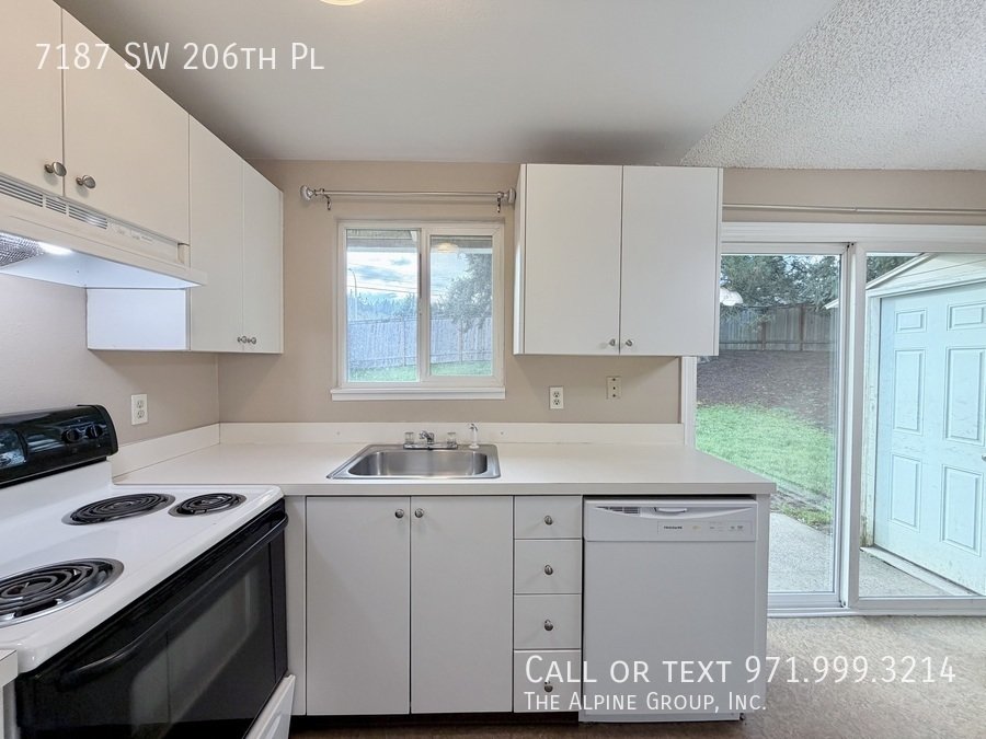 🪴 Quiet Location, Spacious Layout & Single-Level Ease property image