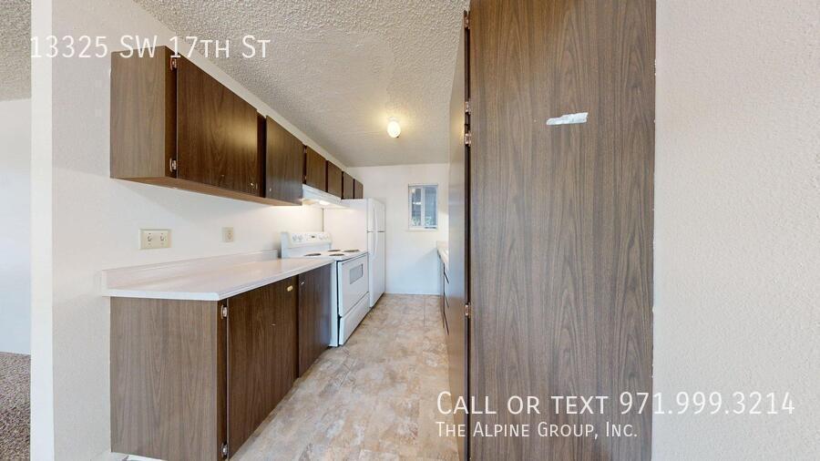 🌟 Quiet Corner Unit with Prime Location property image