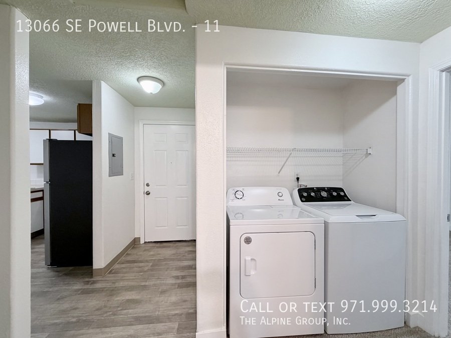 🔑 One Month FREE – Bright Top-Floor Retreat with Parking property image