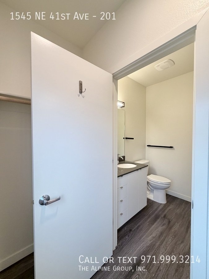 🔑 6–18 Month Leases Available + Rent Specials! |🏡 41 Central Studio! property image