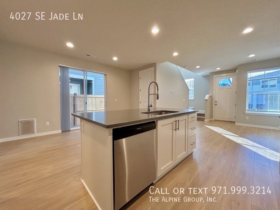 $300 OFF! Move-in by 3.16 |🛋️ Stylish 2024 Build with Dual Primary Suites property image