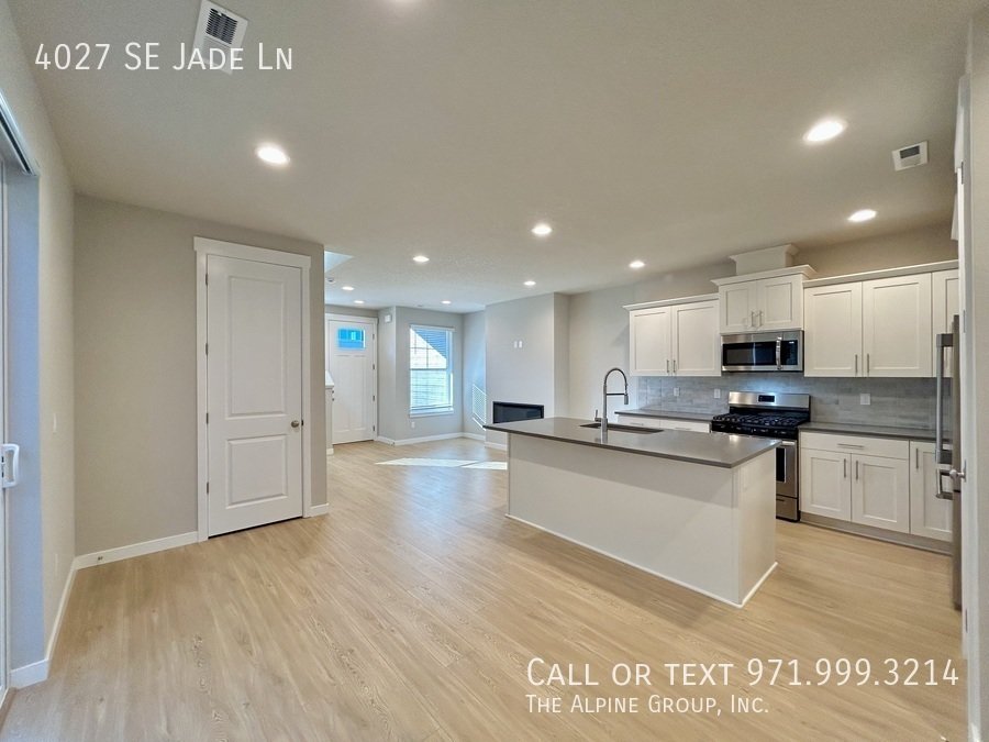 $300 OFF! Move-in by 3.16 |🛋️ Stylish 2024 Build with Dual Primary Suites property image