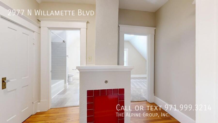 Charming Updated Home with River Views in North Portland 🌿 property image