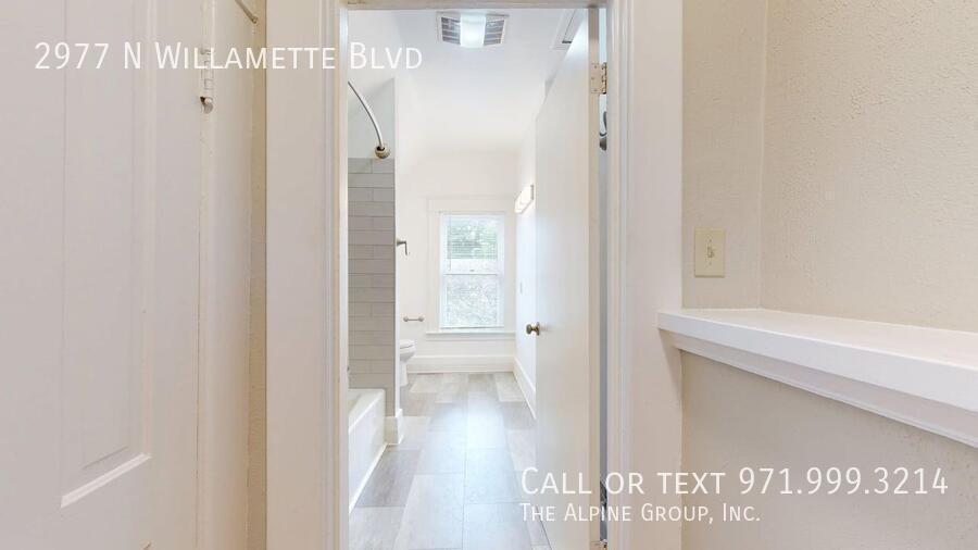 Charming Updated Home with River Views in North Portland 🌿 property image