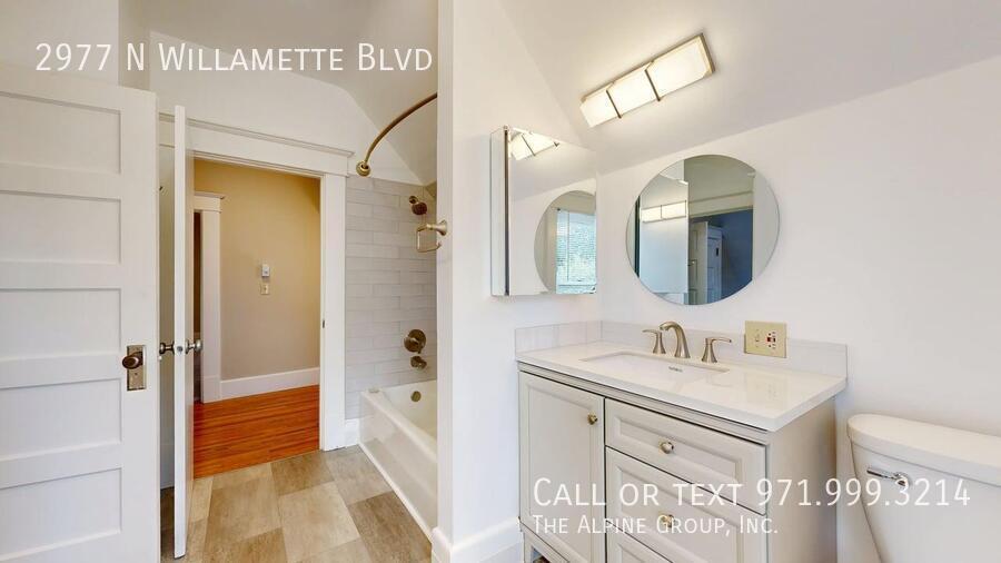 Charming Updated Home with River Views in North Portland 🌿 property image