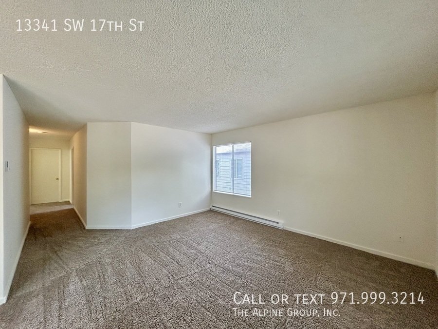 **Bright & Spacious Top‑Floor 2‑Bedroom with Balcony & In‑Unit Washer/Dryer – Utilities Included!** property image