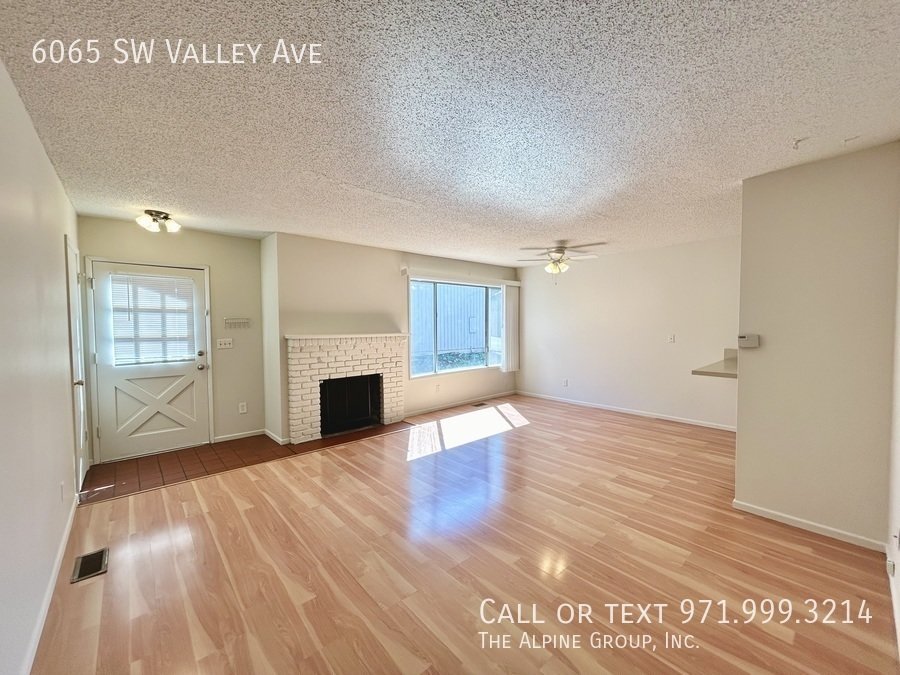 Townhome‑Style 2 Bedroom / 1.5 Bath in a Small 4‑Unit Community! property image