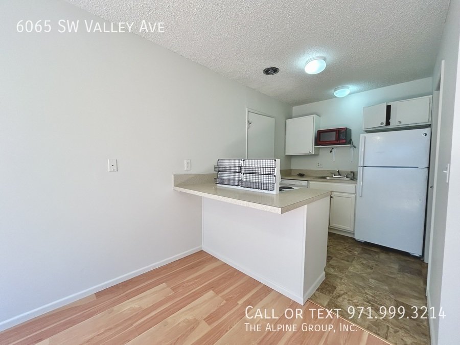 Townhome‑Style 2 Bedroom / 1.5 Bath in a Small 4‑Unit Community! property image