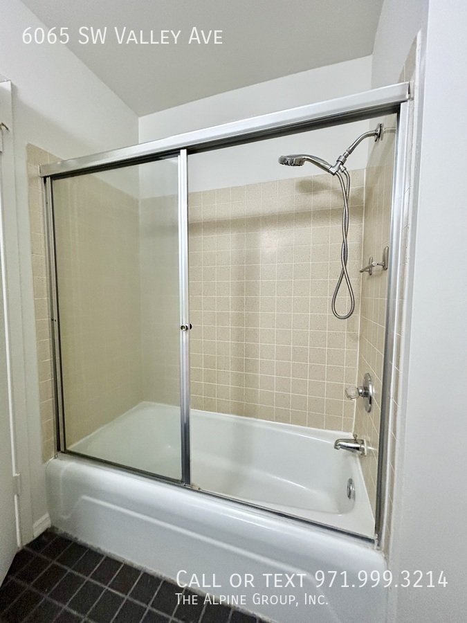 Townhome‑Style 2 Bedroom / 1.5 Bath in a Small 4‑Unit Community! property image