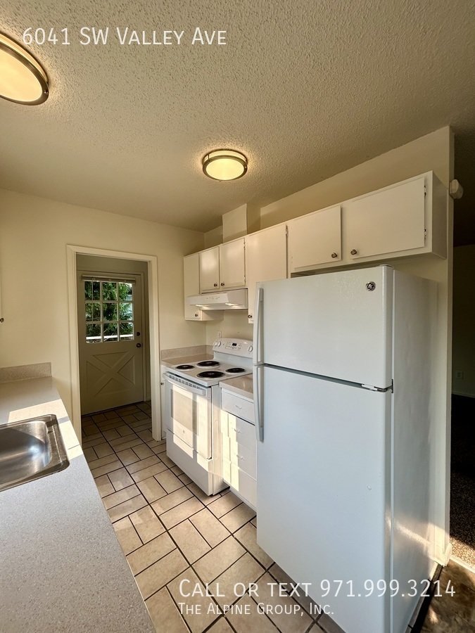 🚗 2BR Apartment with Garage & Great Natural Light property image