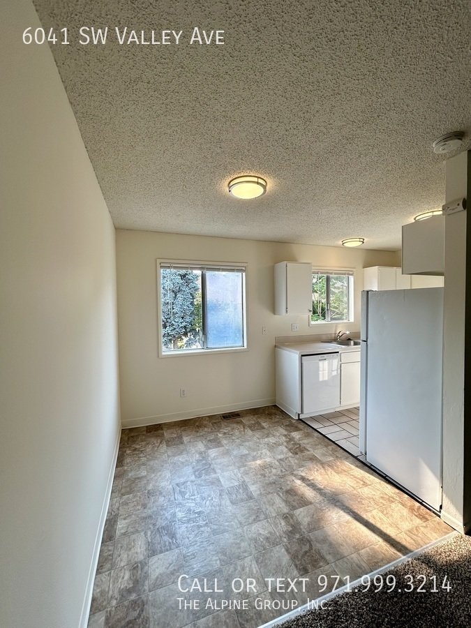 🚗 2BR Apartment with Garage & Great Natural Light property image