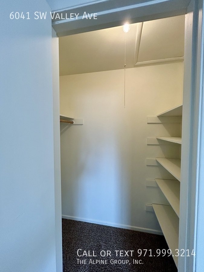 🚗 2BR Apartment with Garage & Great Natural Light property image