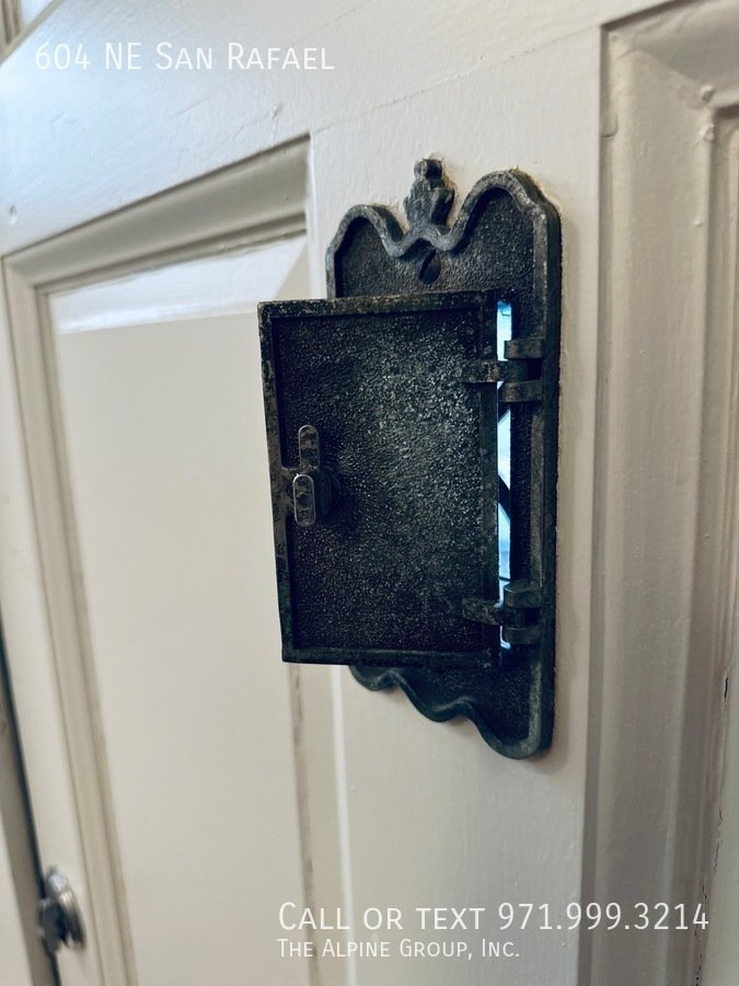 ✨ Irvington Historic Carriage House | 1,335 Sq Ft + Bonus Room property image